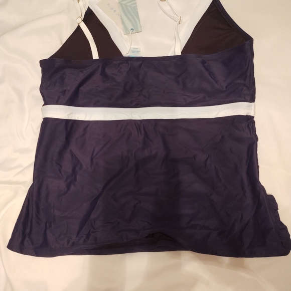 Takini - Picture 2 of 3